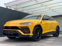 Lamborghini Urus Giallo Yellow
